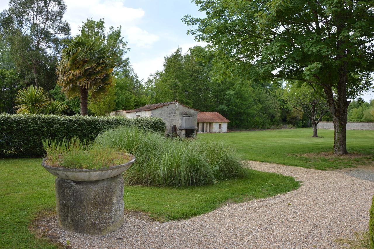 Logis Des Bessons Bed and Breakfast Migron Eksteriør billede