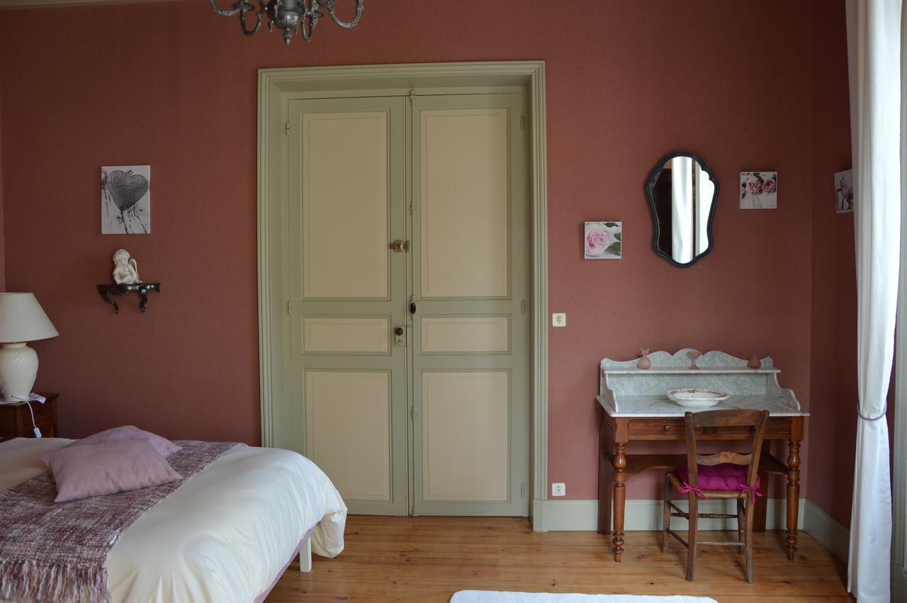 Logis Des Bessons Bed and Breakfast Migron Eksteriør billede